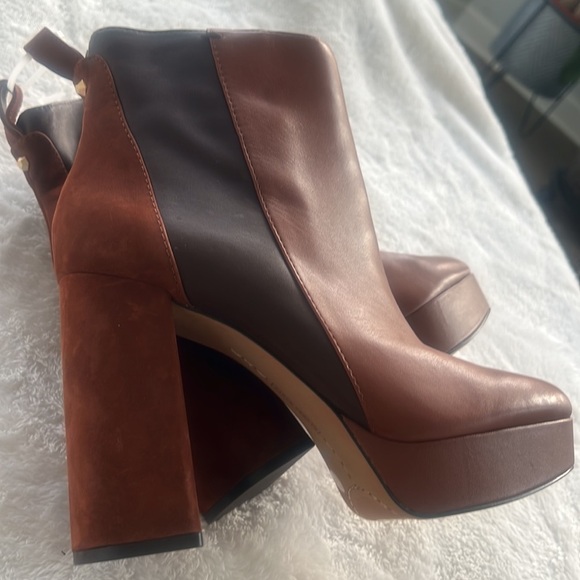 New Vince Camuto Sz 9.5 Cognac Leather Color block Gripaula 4” Block Ankle Boots - Picture 6 of 16
